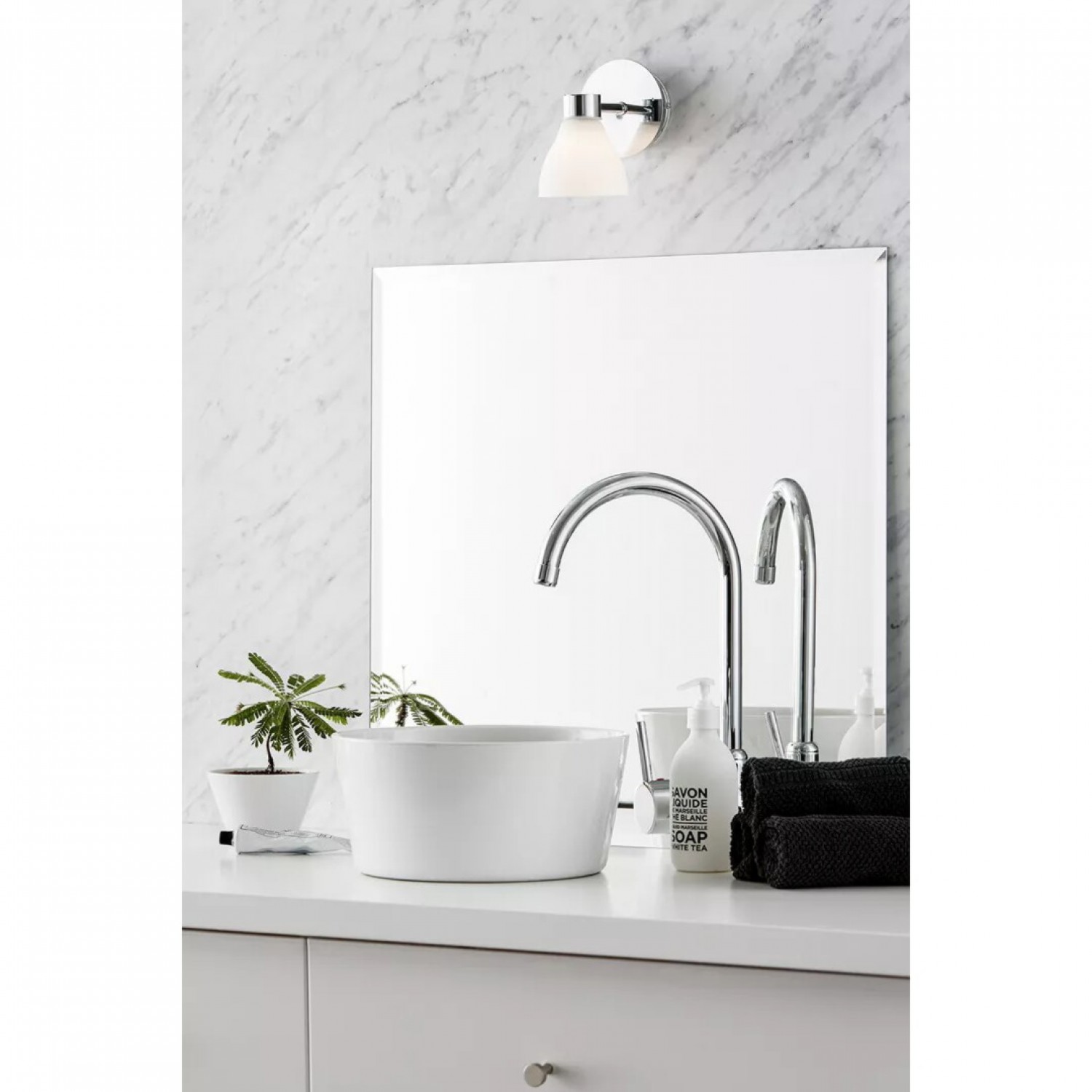 Бра-спот MarkSlojd Sweden CASSIS Wall 1L Chrome/Opal IP44 106367