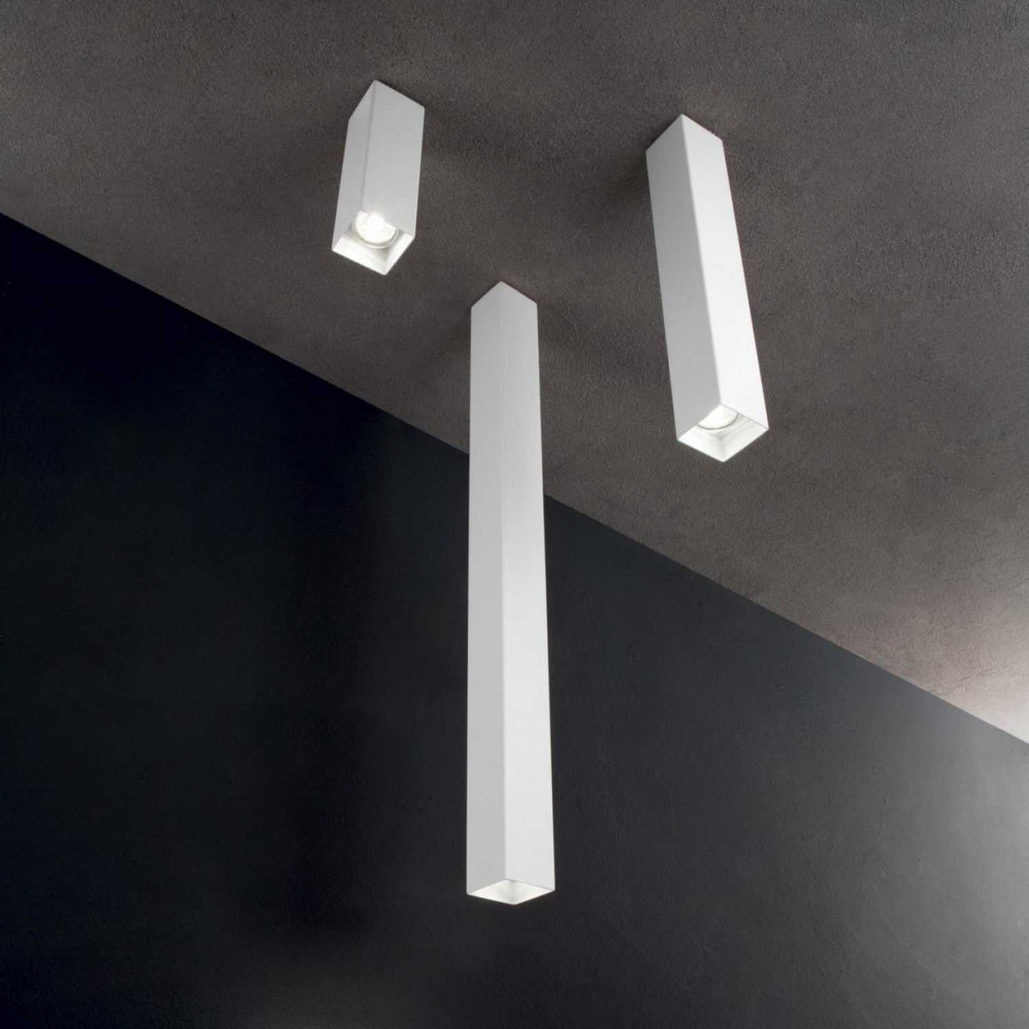 Точковий світильник Ideal Lux SKY PL1 H40 NERO 233826
