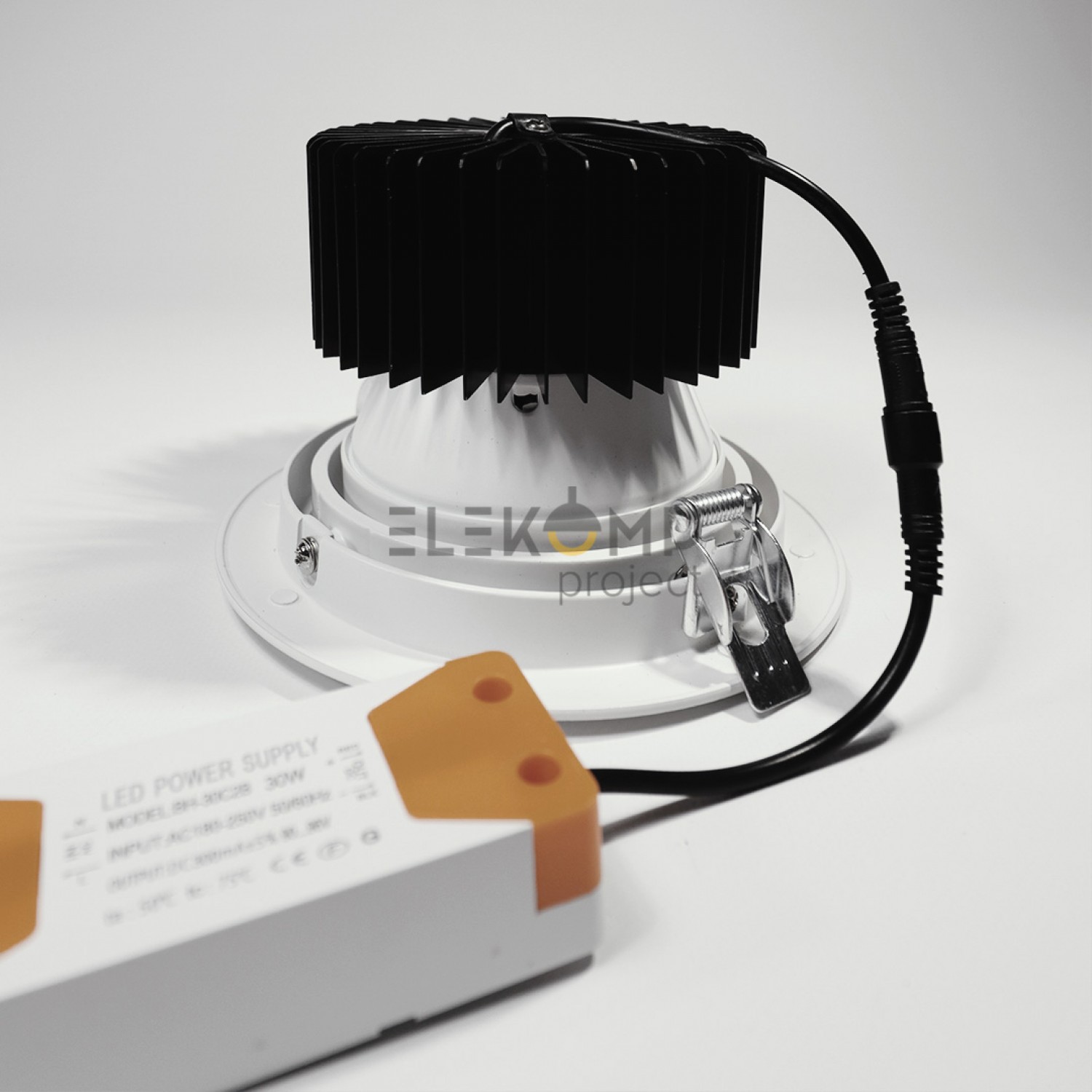 Точечный светильник Elekomp Pro Commercial Downlight Premium 30w R 139366