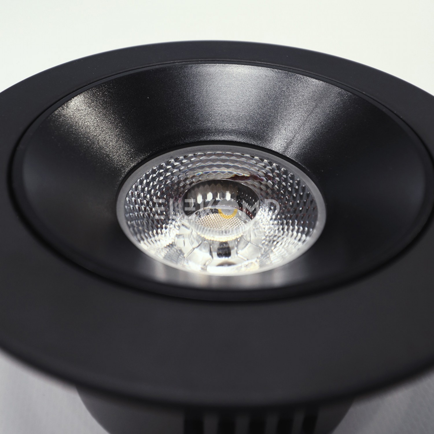 Точечный светильник Elekomp Pro Downlight Premium 12w M 246727