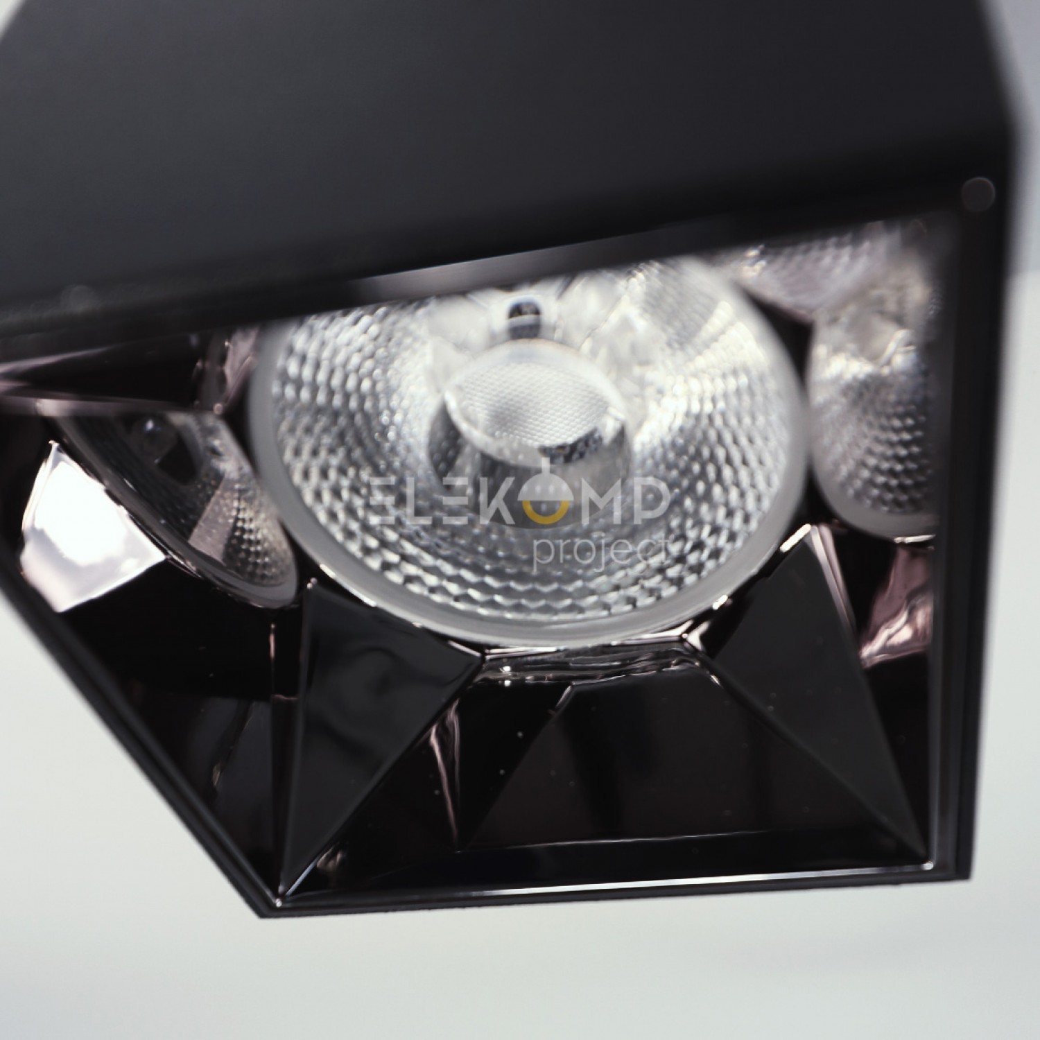 Точковий світильник Elekomp Pro Tube Architectural 18w SQ Premium 246762