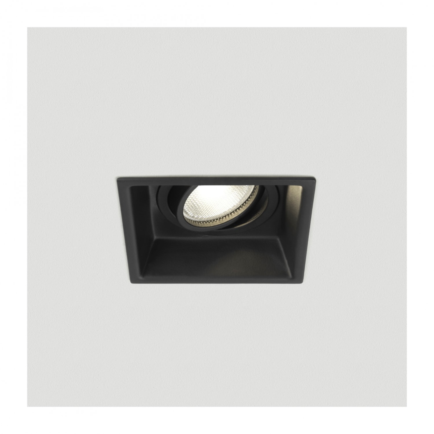 Врезной точечный светильник Astro Minima Square Adjustable 1249020